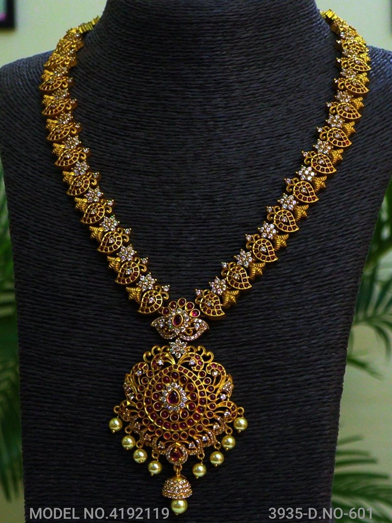 Aurelia Pavé Heritage Collar Necklace