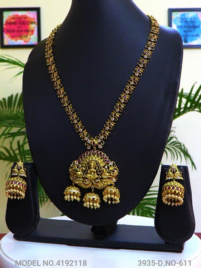 Viviana Starlight Antique Choker Set