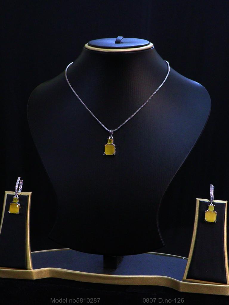 Eternità Marquise Blossom Floral Medallion Pendant Suite