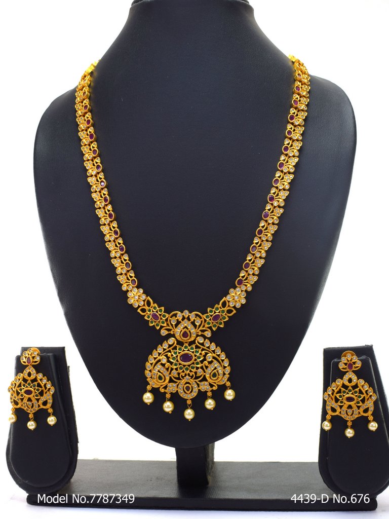 Preziosa Solitaire Heritage Collar Necklace